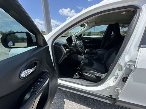 Used 2014 Jeep Cherokee Latitude FWD image 10
