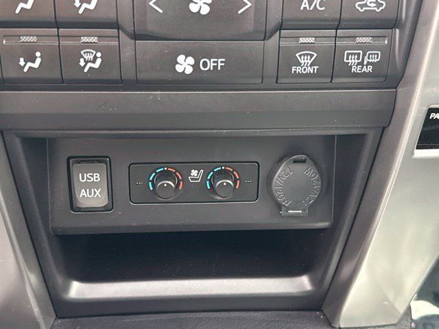 Used 2016 Toyota 4Runner Limited AWD/4WD image 25