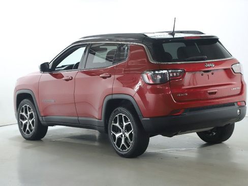 Used 2025 Jeep Compass Limited AWD/4WD image 39