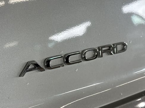 Used 2025 Honda Accord SE image 11