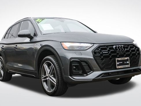 Used 2022 Audi Q5 e Prestige w/ Prestige Package image 3