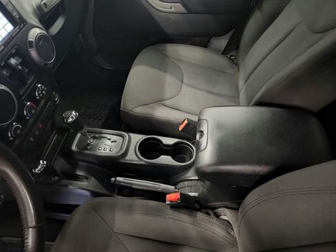Used 2017 Jeep Wrangler Unlimited Sport AWD/4WD image 21