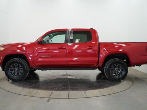 Used 2023 Toyota Tacoma SR5 AWD/4WD image 4