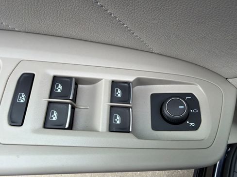 Used 2023 Volkswagen Atlas SEL AWD/4WD image 24