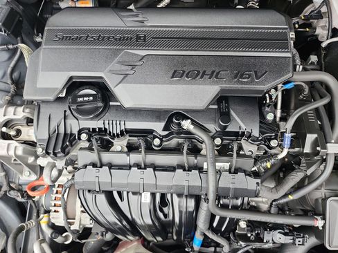 Used 2022 Hyundai Elantra Limited image 21