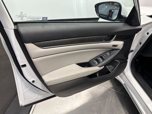 Used 2018 Honda Accord EX-L image 9