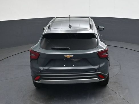 Used 2025 Chevrolet Trax LT FWD image 25