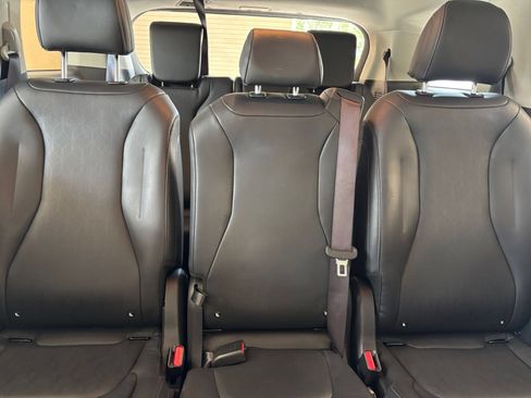 Used 2026 Kia Carnival FWD image 41