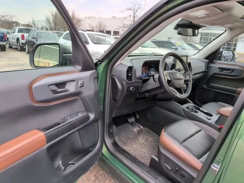 Used 2024 Ford Bronco Sport Outer Banks w/ Tech Package image 15