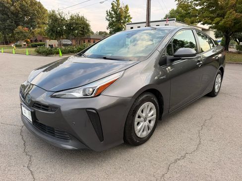 Used 2022 Toyota Prius LE FWD image 4