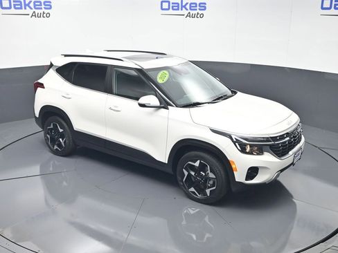 Used 2024 Kia Seltos EX AWD/4WD image 47