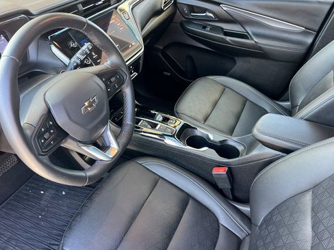 Used 2023 Chevrolet Bolt LT w/ Infotainment Package FWD image 10