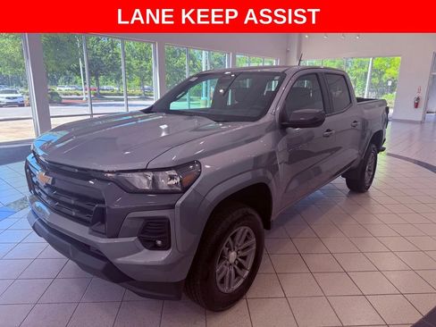 Used 2024 Chevrolet Colorado LT w/ LT Convenience Package II RWD image 3