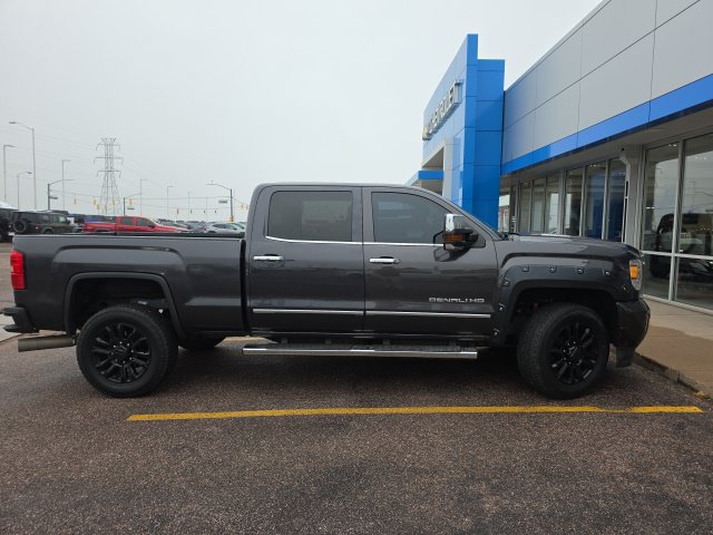 Used 2015 GMC Sierra 2500 Denali w/ Duramax Plus Package AWD/4WD image 4