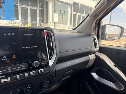 Used 2025 Nissan Frontier SV RWD image 23