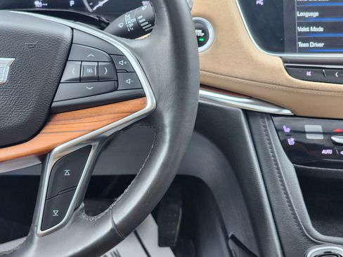 Used 2017 Cadillac XT5 Platinum w/ Driver Assist Package AWD/4WD image 13
