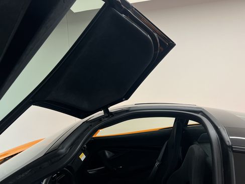 Used 2025 McLaren 750S RWD image 37