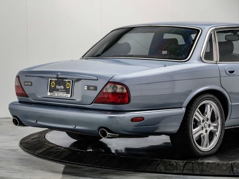 Used 2003 Jaguar XJ8 Fully Serviced image 17