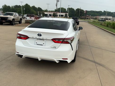 Used 2023 Toyota Camry SE image 7