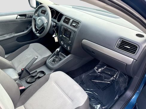 Used 2017 Volkswagen Jetta S image 13