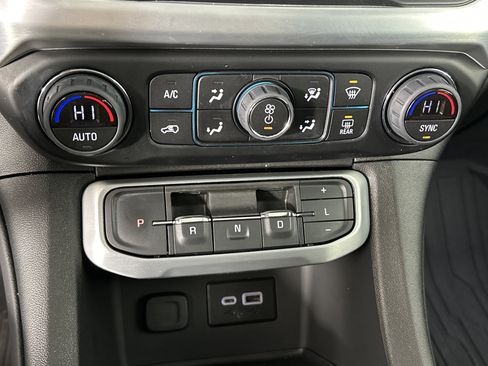 Used 2023 GMC Acadia SLE w/ Driver Convenience Package image 27