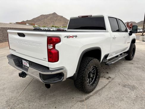 Used 2022 Chevrolet Silverado 2500 LT w/ Convenience Package image 5