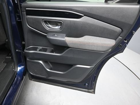 Used 2025 Honda Pilot Sport image 20