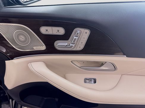 Used 2024 Mercedes-Benz GLE 450e 4MATIC w/ Warmth & Comfort Package image 31