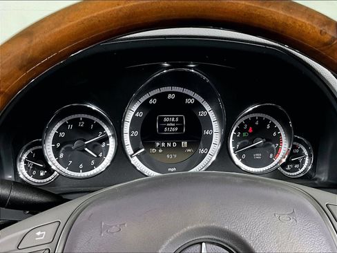 Used 2012 Mercedes-Benz E 550 Cabriolet image 11