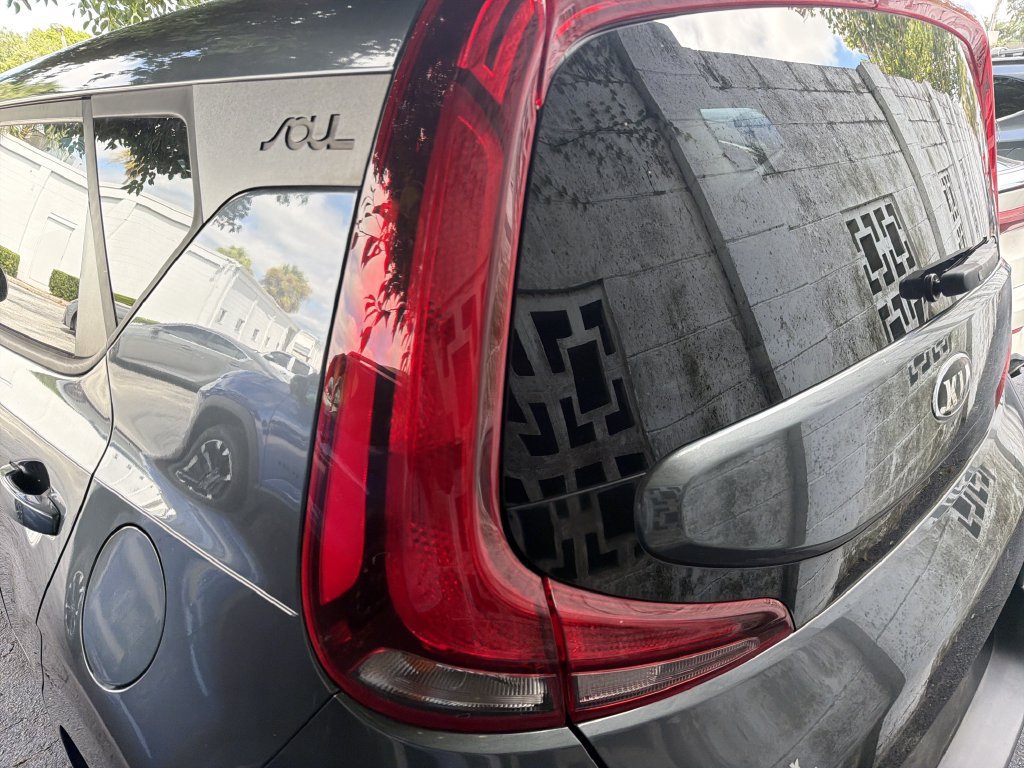 Used 2020 Kia Soul LX FWD image 7