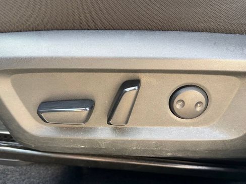 Used 2025 Nissan Rogue SV FWD image 22