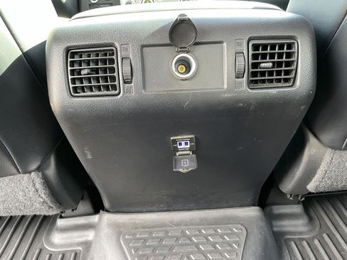 Used 2020 Toyota Tundra Platinum image 41