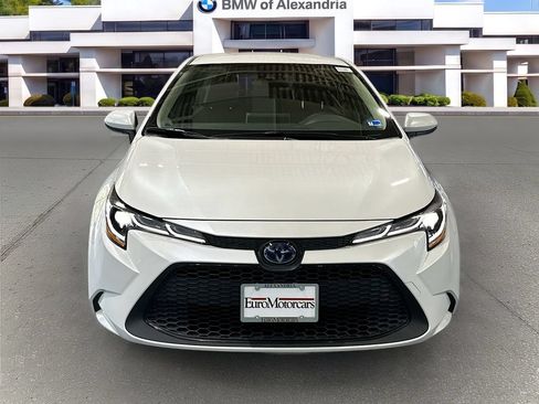 Used 2022 Toyota Corolla LE w/ Premium Interior Package FWD image 2