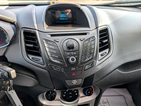 Used 2015 Ford Fiesta SE image 17