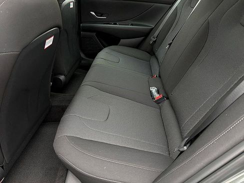 New 2026 Hyundai Elantra SE image 7