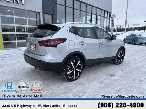 Used 2022 Nissan Rogue Sport SL AWD/4WD image 9