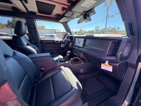 Used 2025 Ford Bronco Badlands AWD/4WD image 14