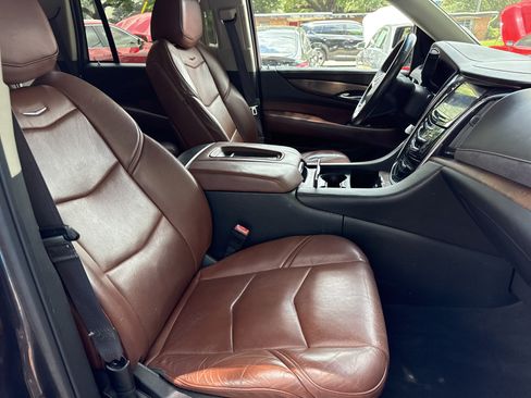 Used 2015 Cadillac Escalade Premium AWD/4WD image 32