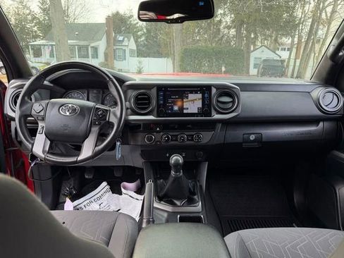 Used 2016 Toyota Tacoma TRD Sport image 20