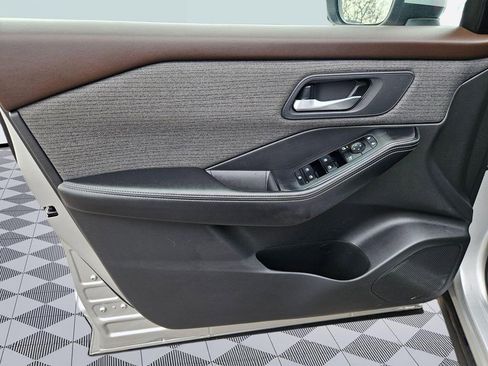 Used 2021 Nissan Rogue SV image 10