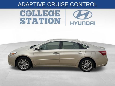 Used 2018 Toyota Avalon Limited image 7