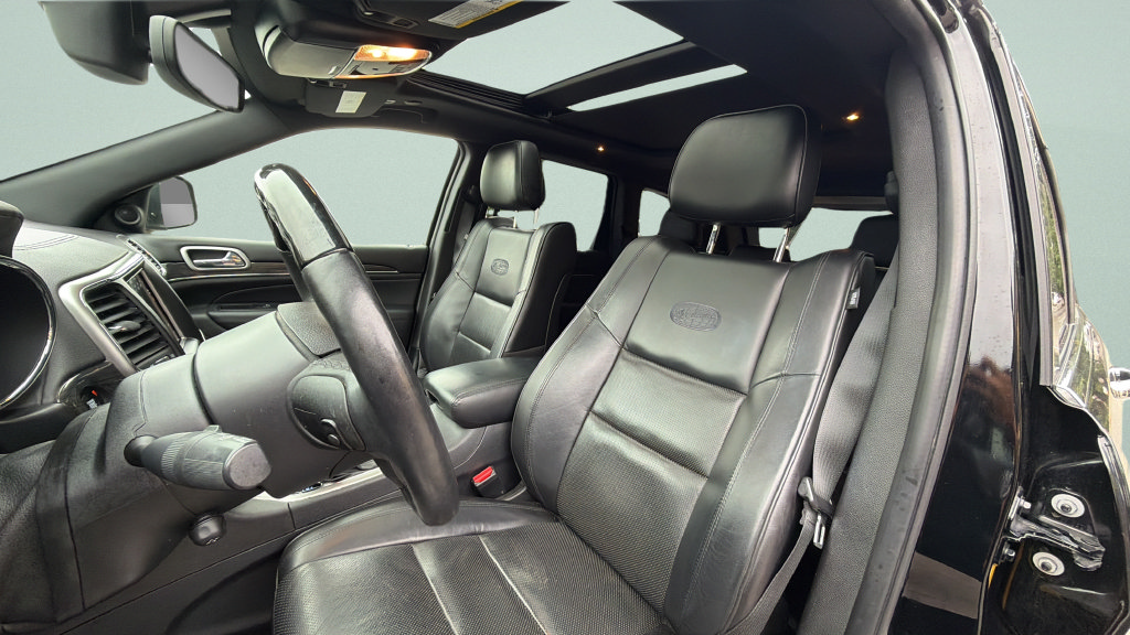 Used 2018 Jeep Grand Cherokee Overland AWD/4WD image 23