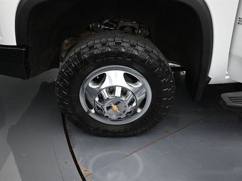 Used 2024 Chevrolet Silverado 3500 LT w/ Convenience Package AWD/4WD image 19