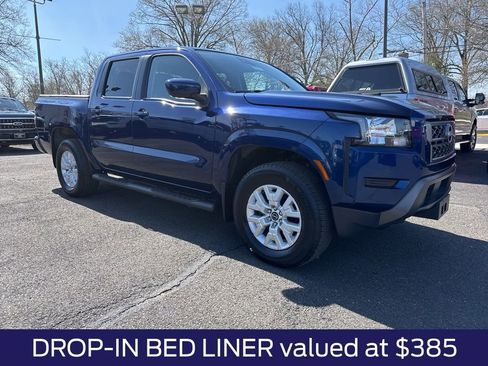 Used 2022 Nissan Frontier SV w/ Technology Package AWD/4WD image 3