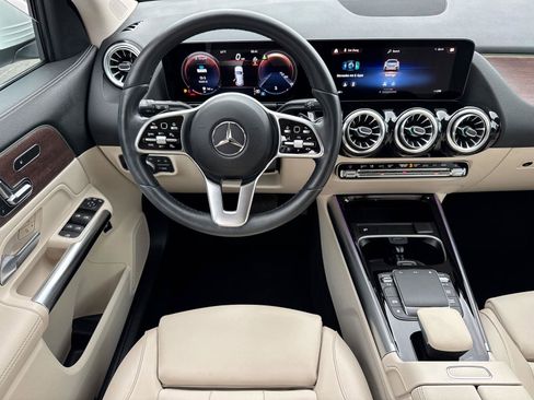 Used 2023 Mercedes-Benz GLA 250 4MATIC image 23