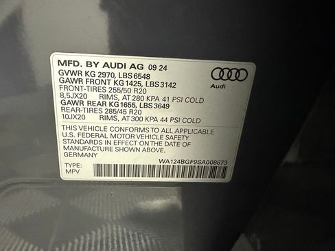 Used 2025 Audi Q6 e-tron Premium Plus w/ Premium Plus AWD/4WD image 37