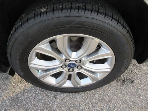 Used 2022 Ford Edge Titanium AWD/4WD image 10