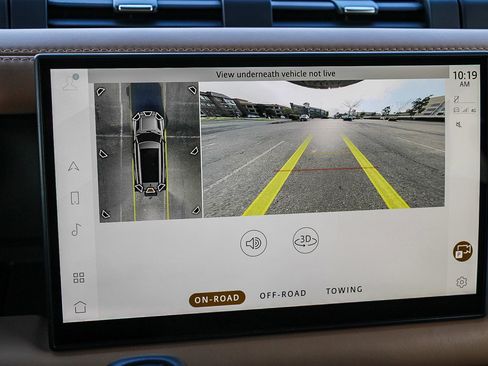 Used 2025 Land Rover Defender 130 X-Dynamic SE image 23