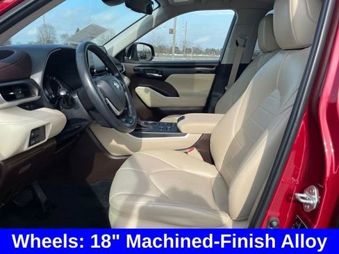 Used 2022 Toyota Highlander XLE image 9