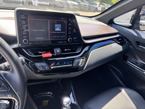 Used 2019 Toyota C-HR Limited image 29
